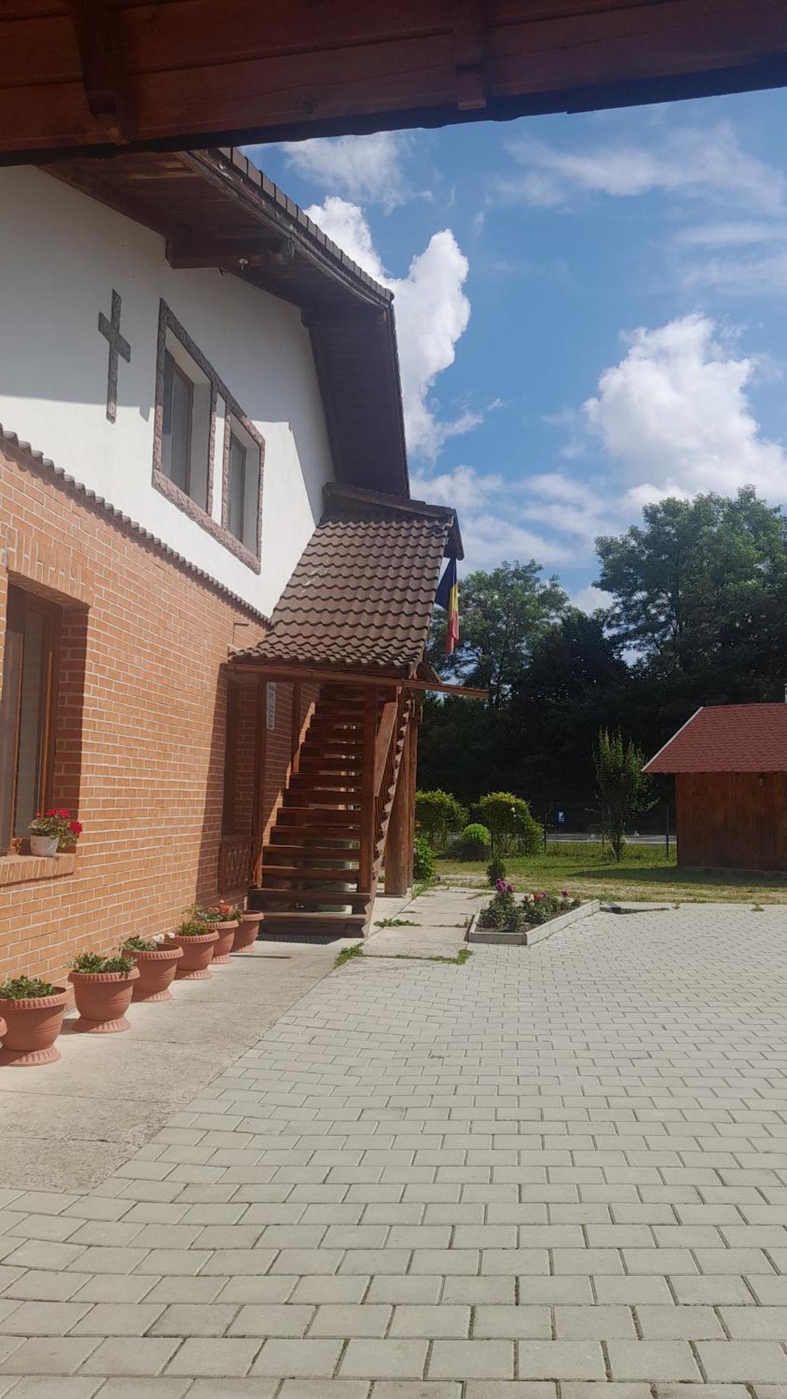 Pensiunea Dates Cîrţişoara Esterno foto